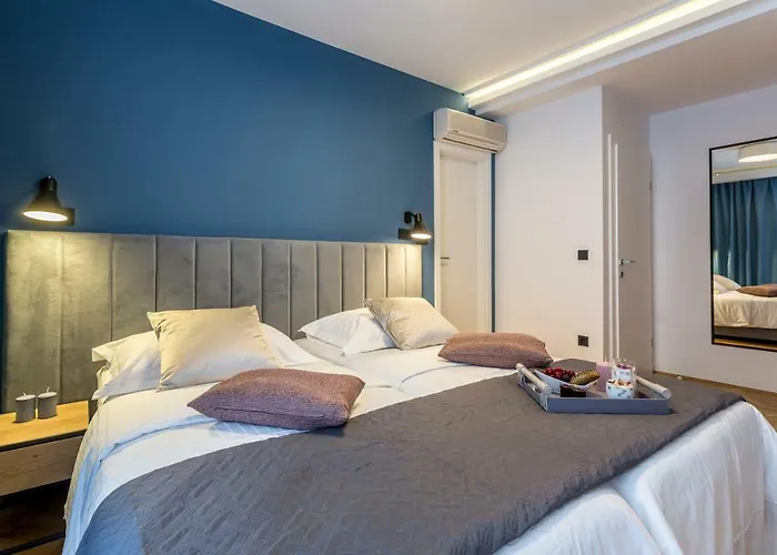 Central Rooms Split Guest house